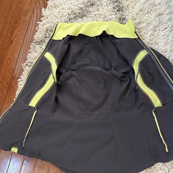Lululemon track jacket sz6 - Picture 5 of 6